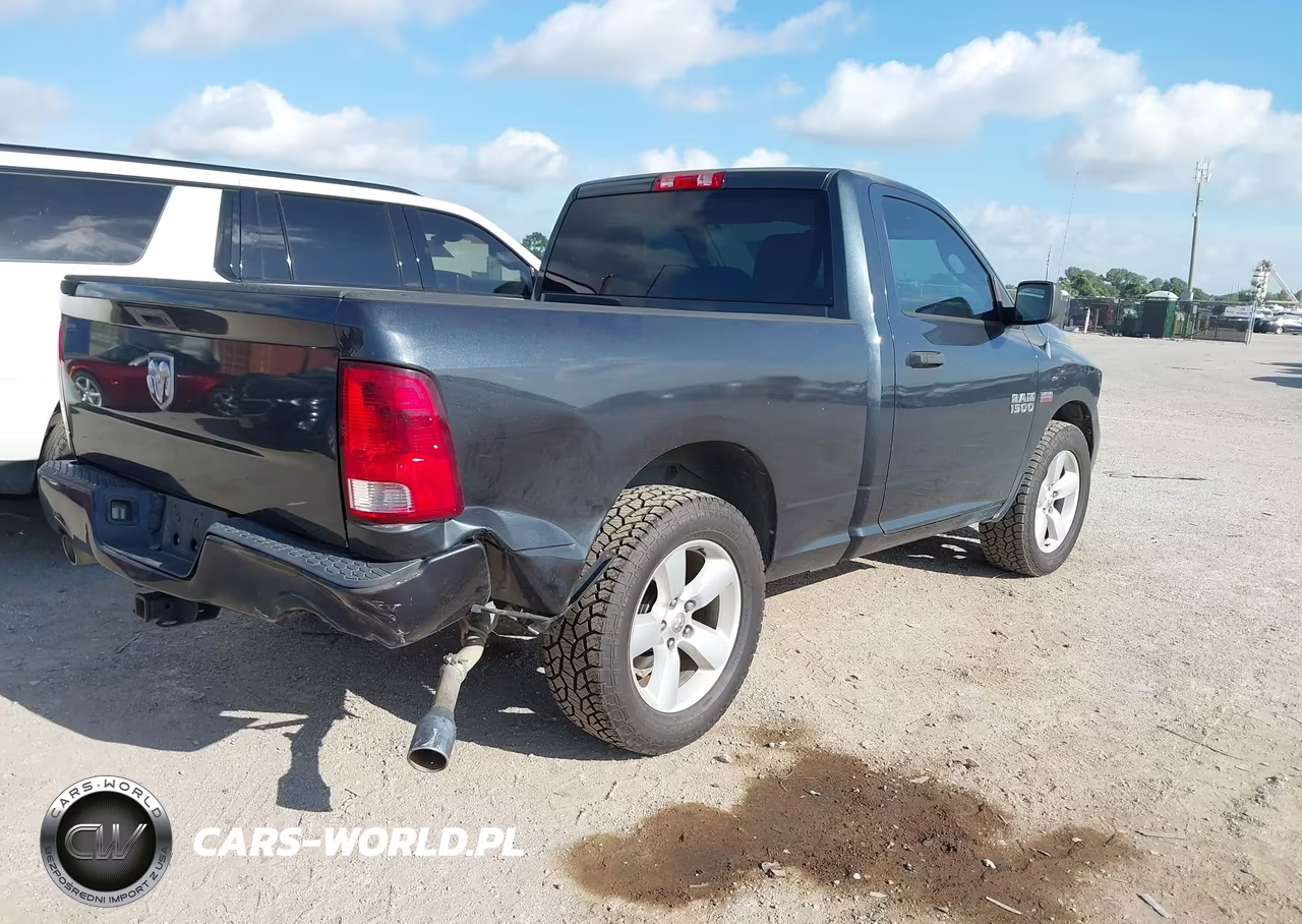 2013 Ram 1500 Express VIN:3C6JR6AT6DG586587 - 4