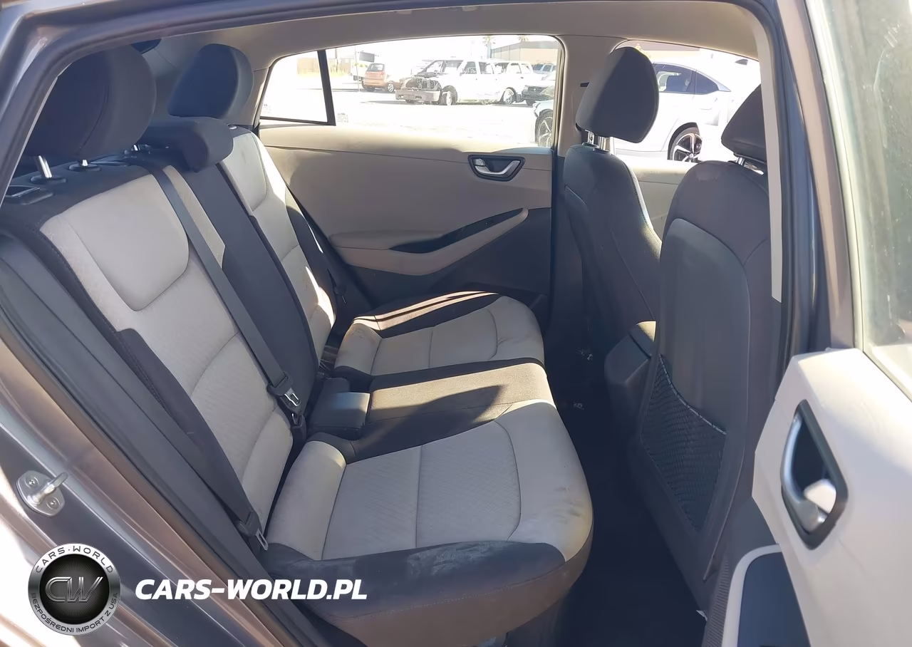 2018 Hyundai Ioniq Hybrid Blue VIN:KMHC65LC4JU066250 - 8