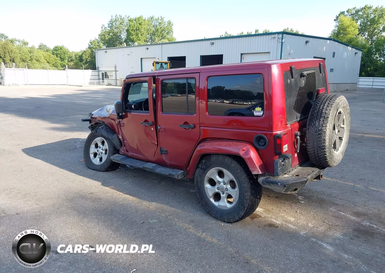 2012 Jeep Wrangler Unlimited Sahara VIN:1C4BJWEG3CL179538 - 3