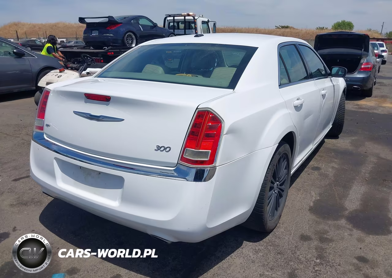 2013 Chrysler 300 Motown VIN:2C3CCARG0DH533479 - 4