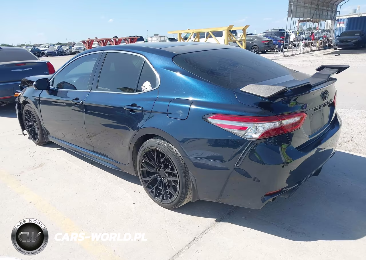 2018 Toyota Camry Xse VIN:4T1B61HK3JU567537 - 3