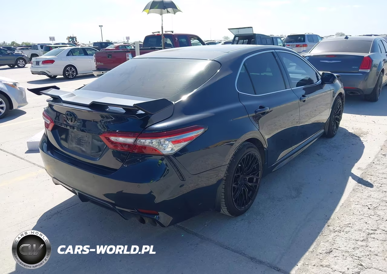 2018 Toyota Camry Xse VIN:4T1B61HK3JU567537 - 4