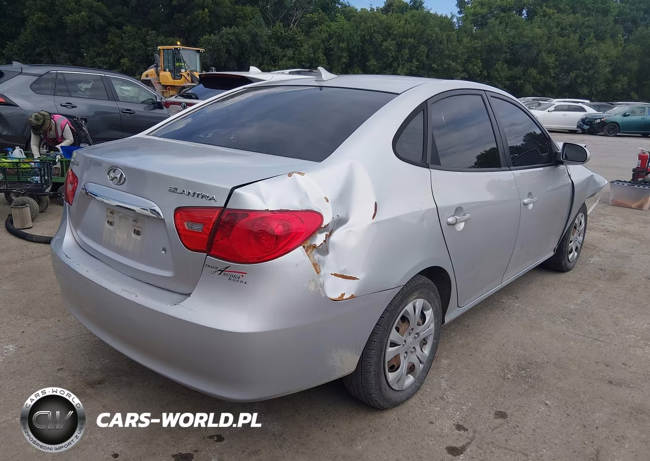 2010 Hyundai Elantra Gls VIN:KMHDU4AD9AU879597 - 4