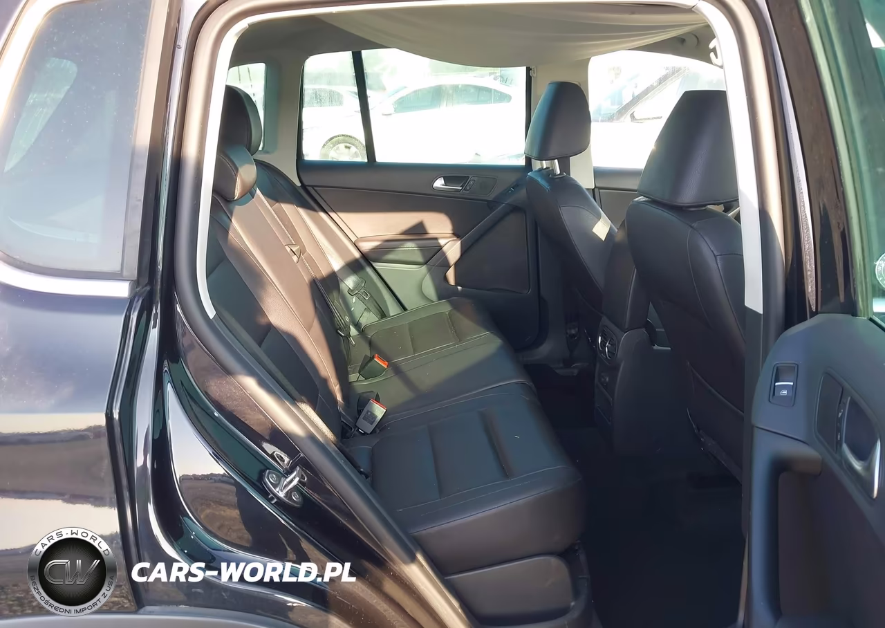 2017 Volkswagen Tiguan 2.0T Wolfsburg Edition VIN:WVGRV7AXXHW504346 - 8