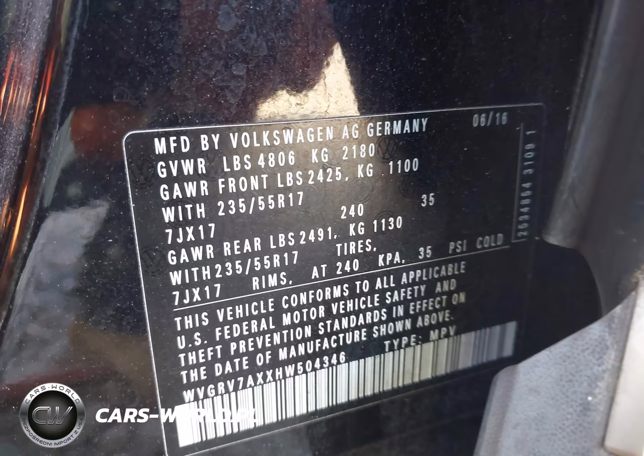 2017 Volkswagen Tiguan 2.0T Wolfsburg Edition VIN:WVGRV7AXXHW504346 - 9