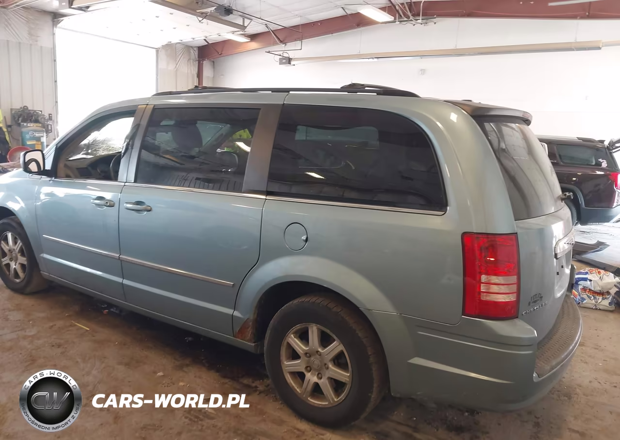 2009 Chrysler Town & Country Touring VIN:2A8HR54179R558139 - 3