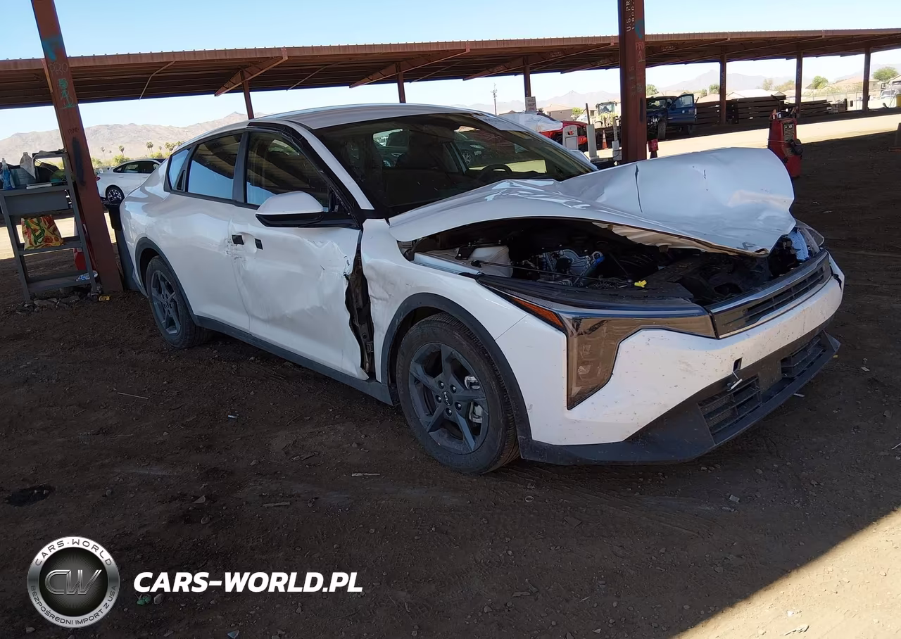 2026 Kia K4 Lxs – zdjęcie 1 z 16