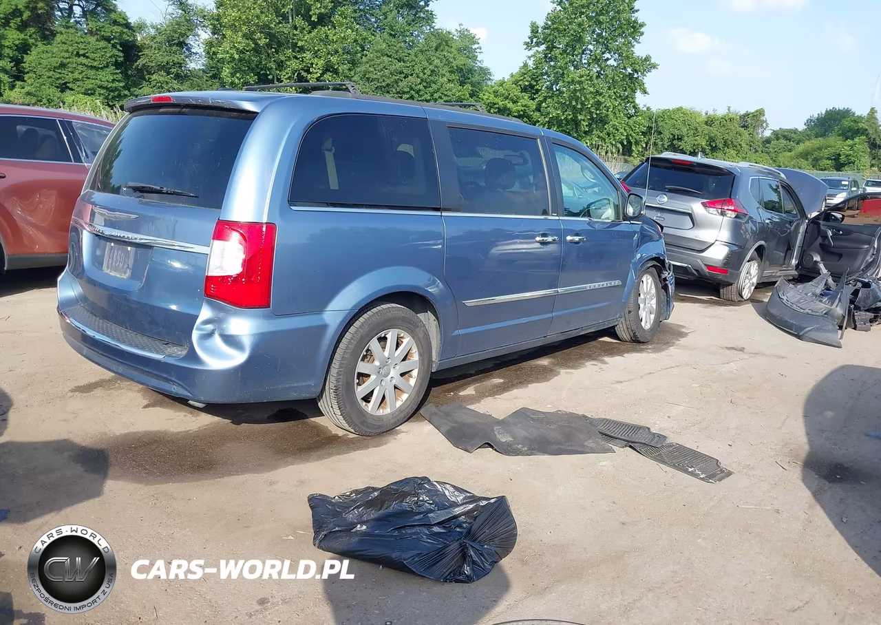 2012 Chrysler Town & Country Touring-L VIN:2C4RC1CG5CR163217 - 4