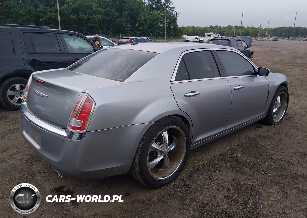 2011 Chrysler 300C VIN:2C3CA6CT1BH523713 - 4
