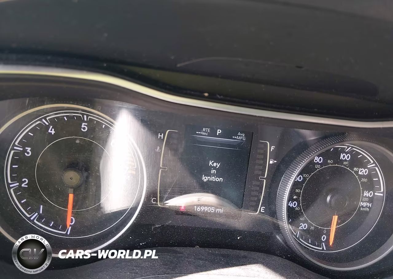 2019 Jeep Cherokee Latitude Fwd VIN:1C4PJLCB2KD242133 - 7