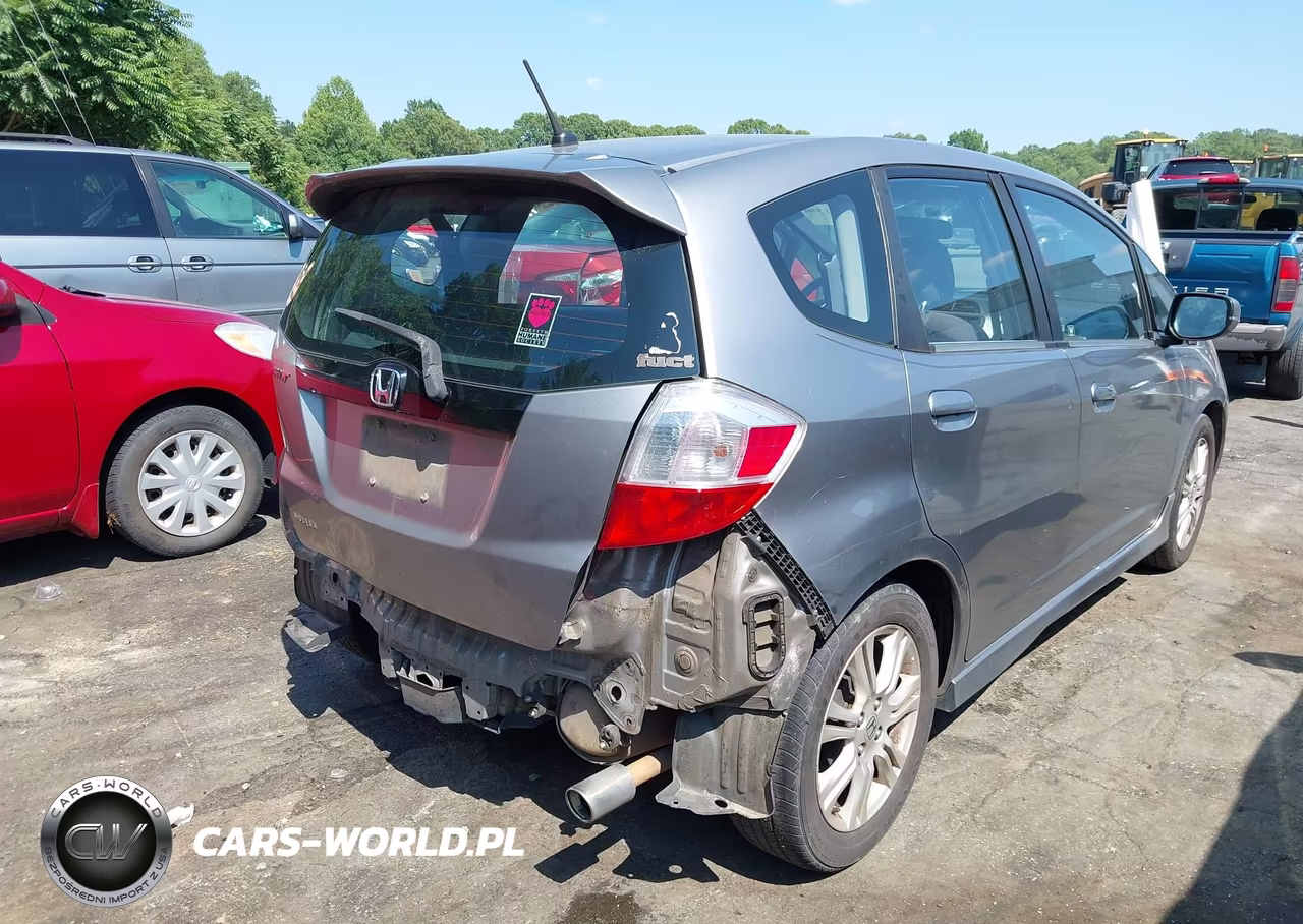 2010 Honda Fit Sport VIN:JHMGE8H40AS007623 - 4