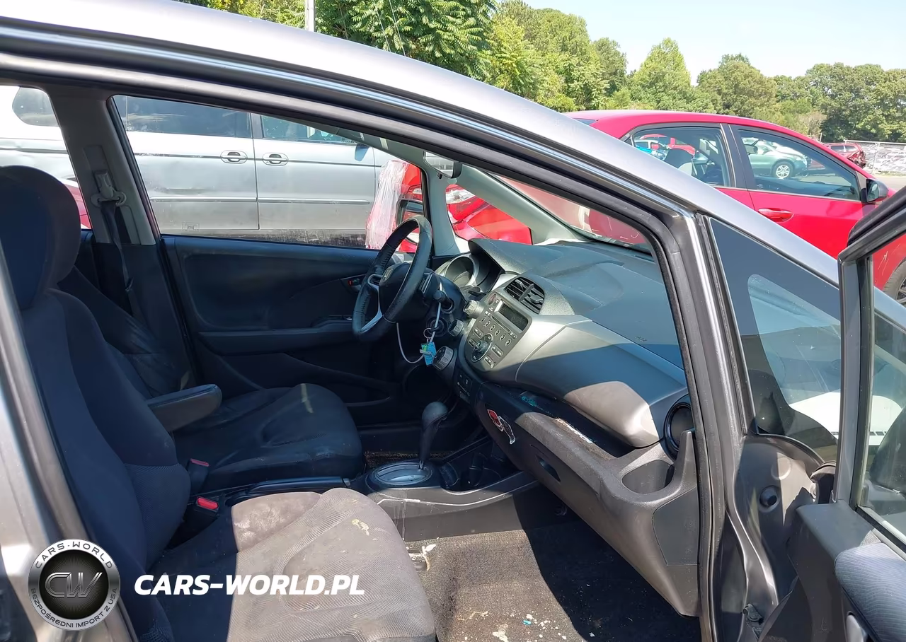 2010 Honda Fit Sport VIN:JHMGE8H40AS007623 - 5