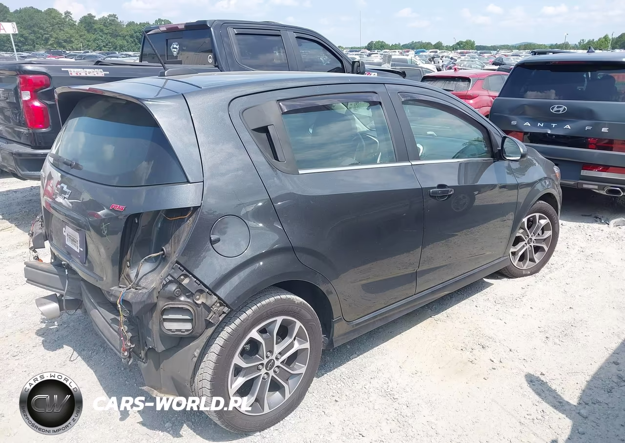 2020 Chevrolet Sonic Fwd Lt 5-Door VIN:1G1JD6SB5L4121994 - 4