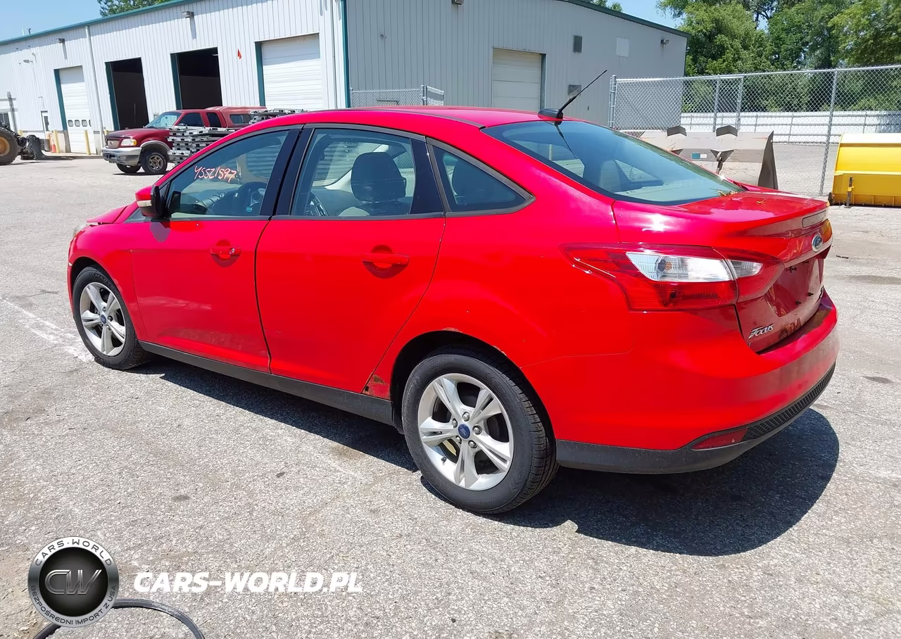 2013 Ford Focus Se VIN:1FADP3F28DL333614 - 3