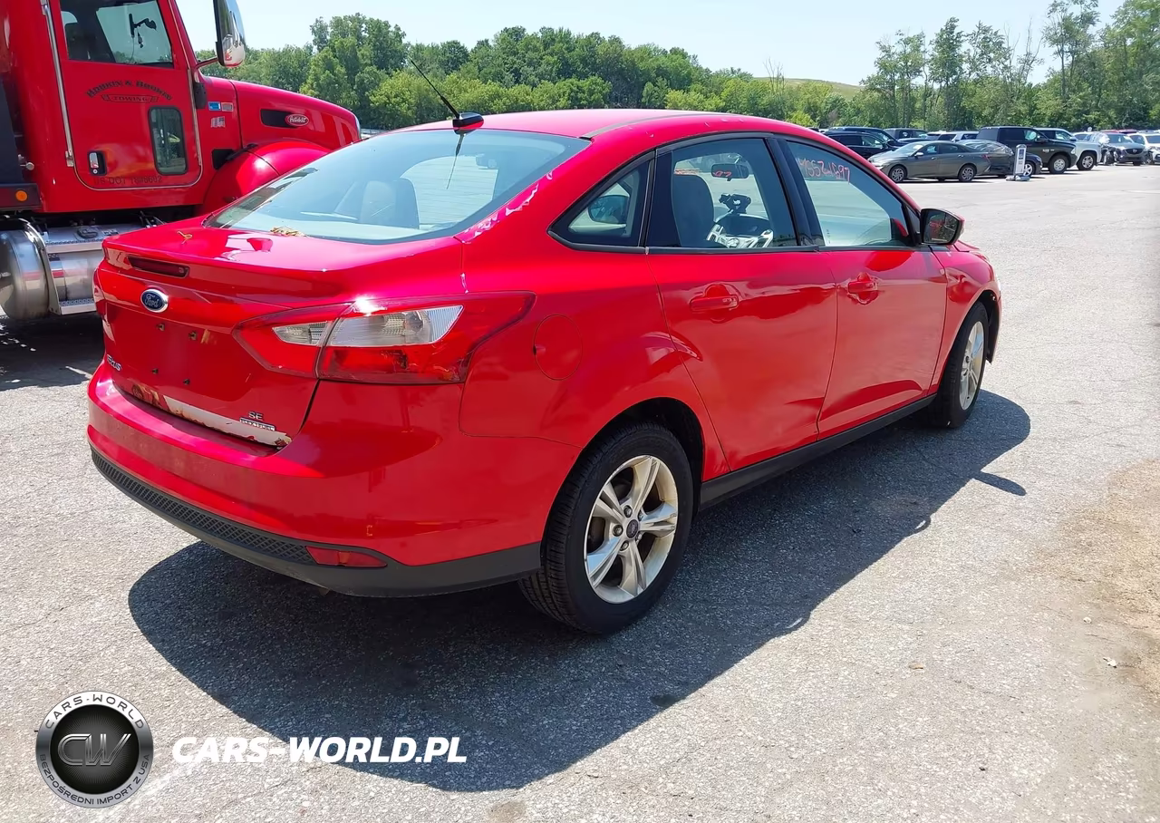 2013 Ford Focus Se VIN:1FADP3F28DL333614 - 4