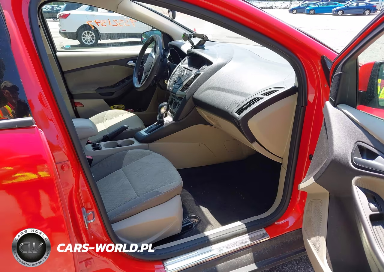 2013 Ford Focus Se VIN:1FADP3F28DL333614 - 5