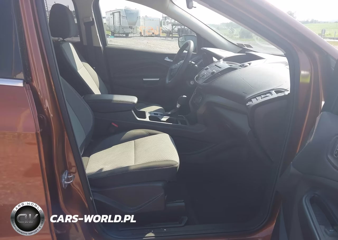 2017 Ford Escape Se VIN:1FMCU0GD9HUD67439 - 5