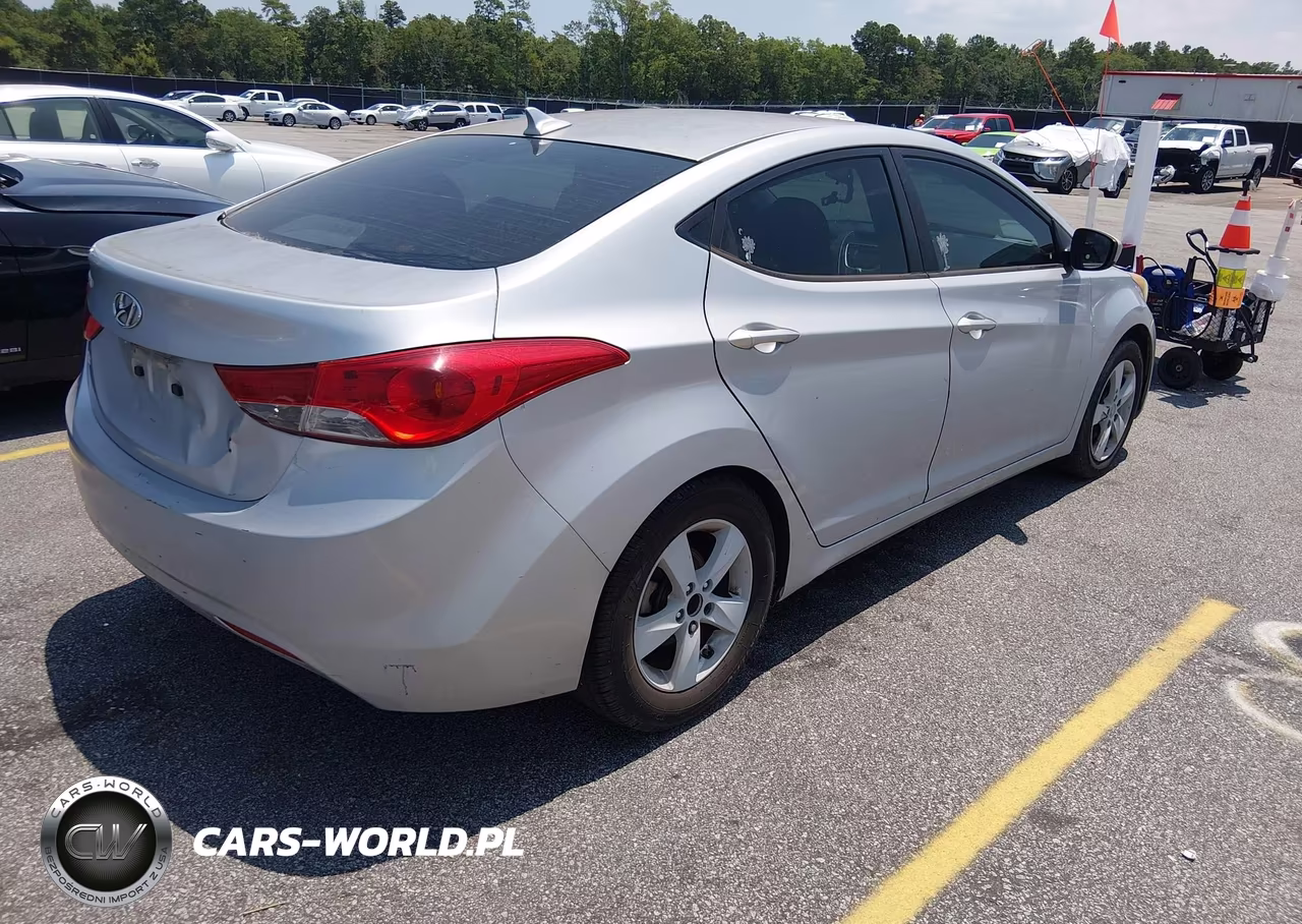 2012 Hyundai Elantra Gls VIN:5NPDH4AE9CH079090 - 4