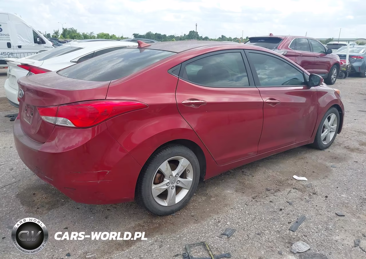 2013 Hyundai Elantra Gls VIN:5NPDH4AE3DH238445 - 4