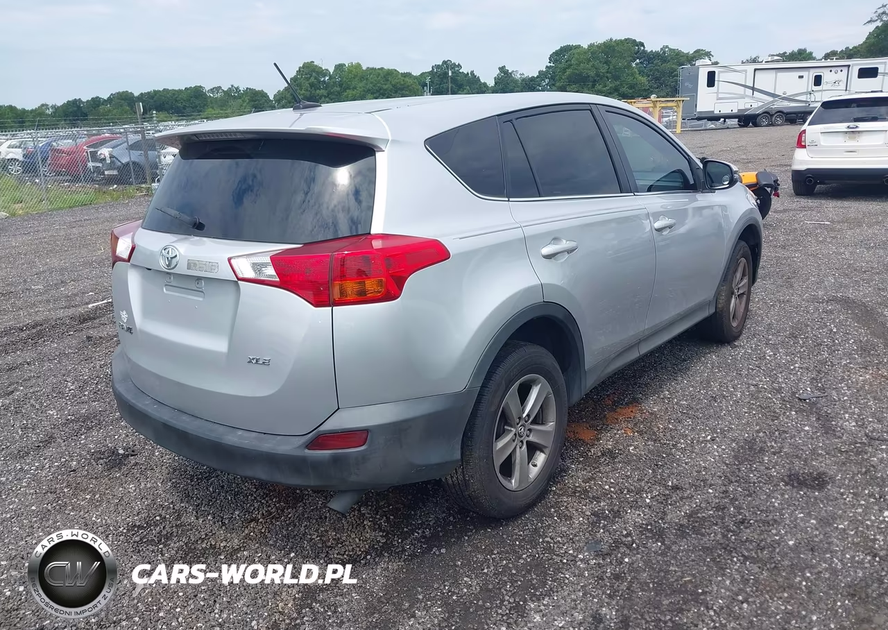 2015 Toyota Rav4 Xle VIN:2T3WFREV9FW230609 - 4