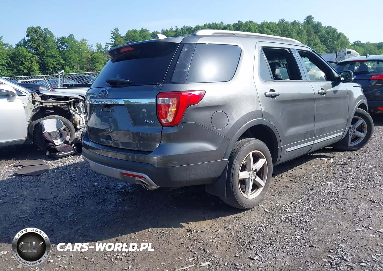 2016 Ford Explorer Xlt VIN:1FM5K8D85GGA42966 - 4