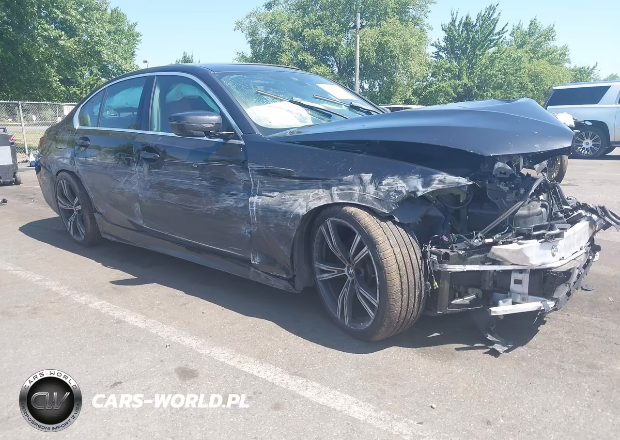 2022 BMW 330E xDrive – zdjęcie 1 z 19