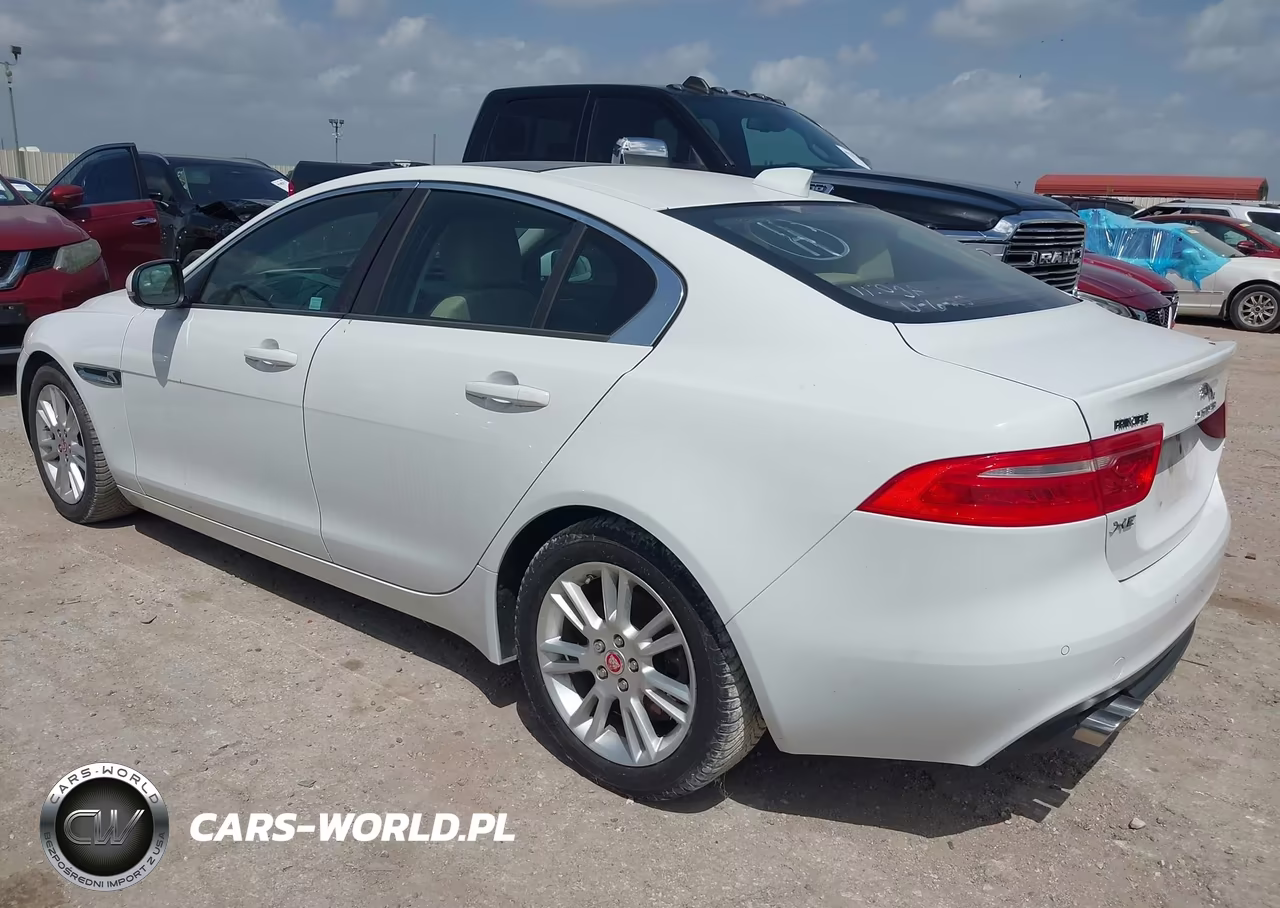 2017 Jaguar Xe 20D Premium VIN:SAJAD4BN5HCP14873 - 3