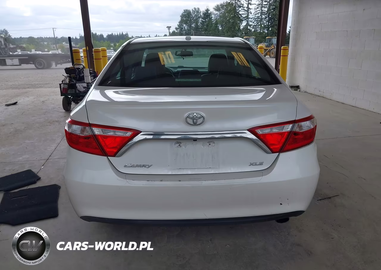2016 Toyota Camry Xle VIN:4T1BF1FK8GU131102 - 16