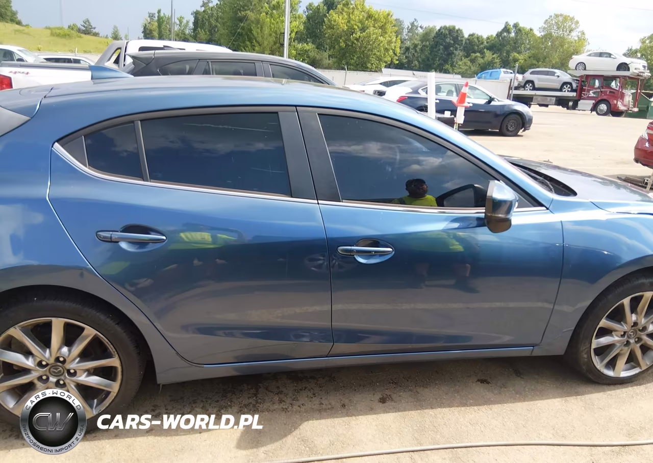 2018 Mazda Mazda3 Grand Touring VIN:3MZBN1M37JM160201 - 13