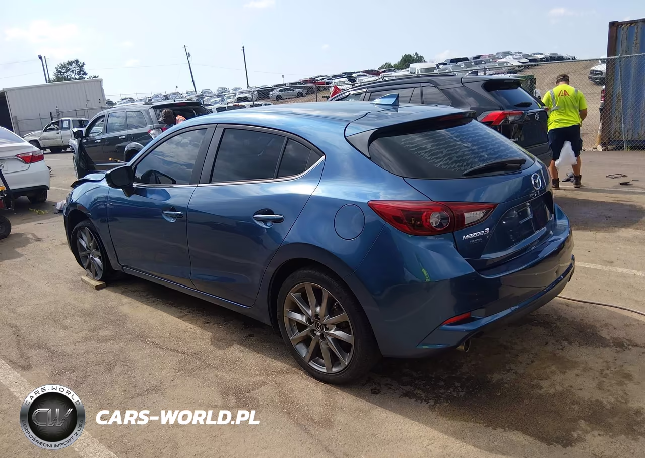 2018 Mazda Mazda3 Grand Touring VIN:3MZBN1M37JM160201 - 3
