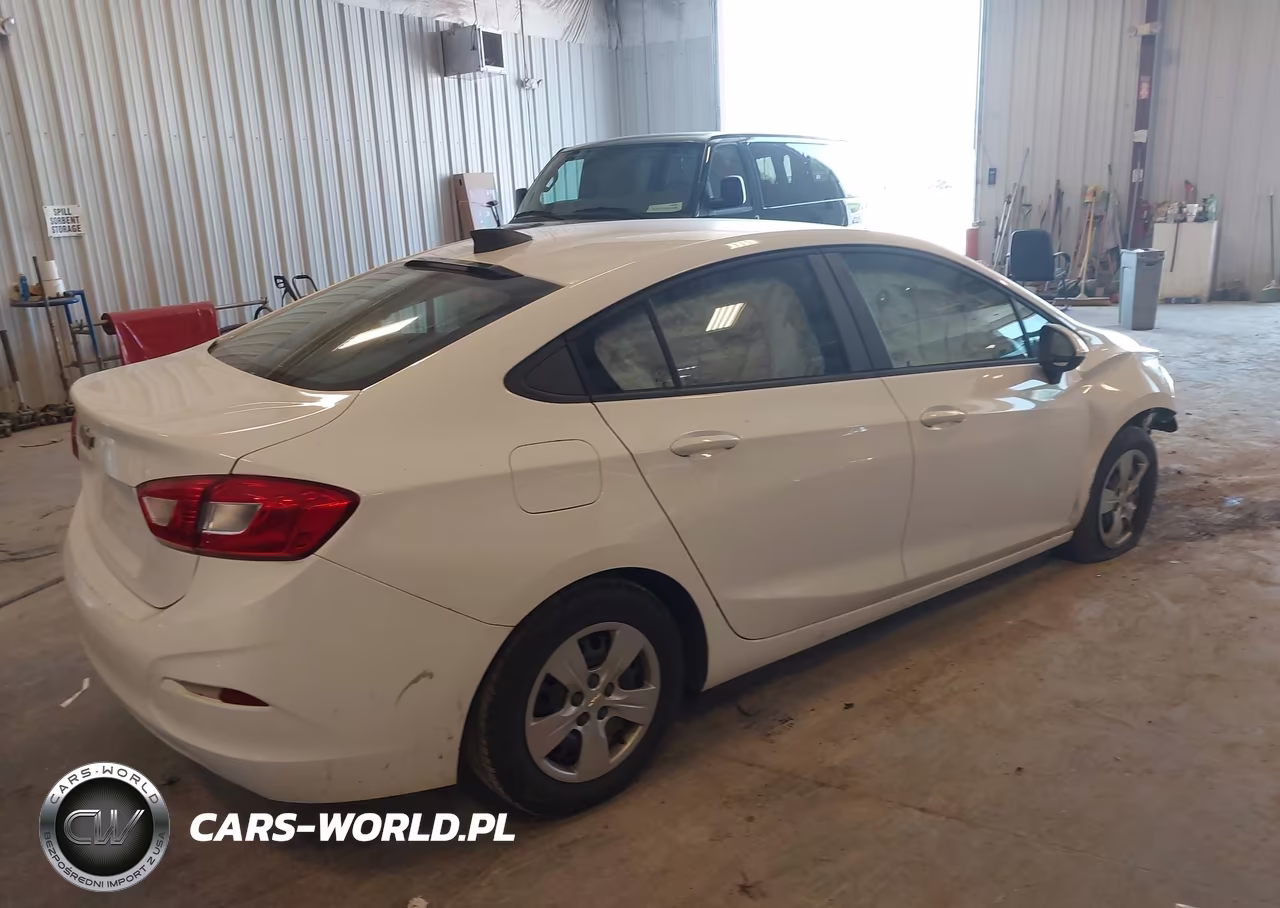 2018 Chevrolet Cruze Ls Auto VIN:1G1BC5SM1J7105175 - 4