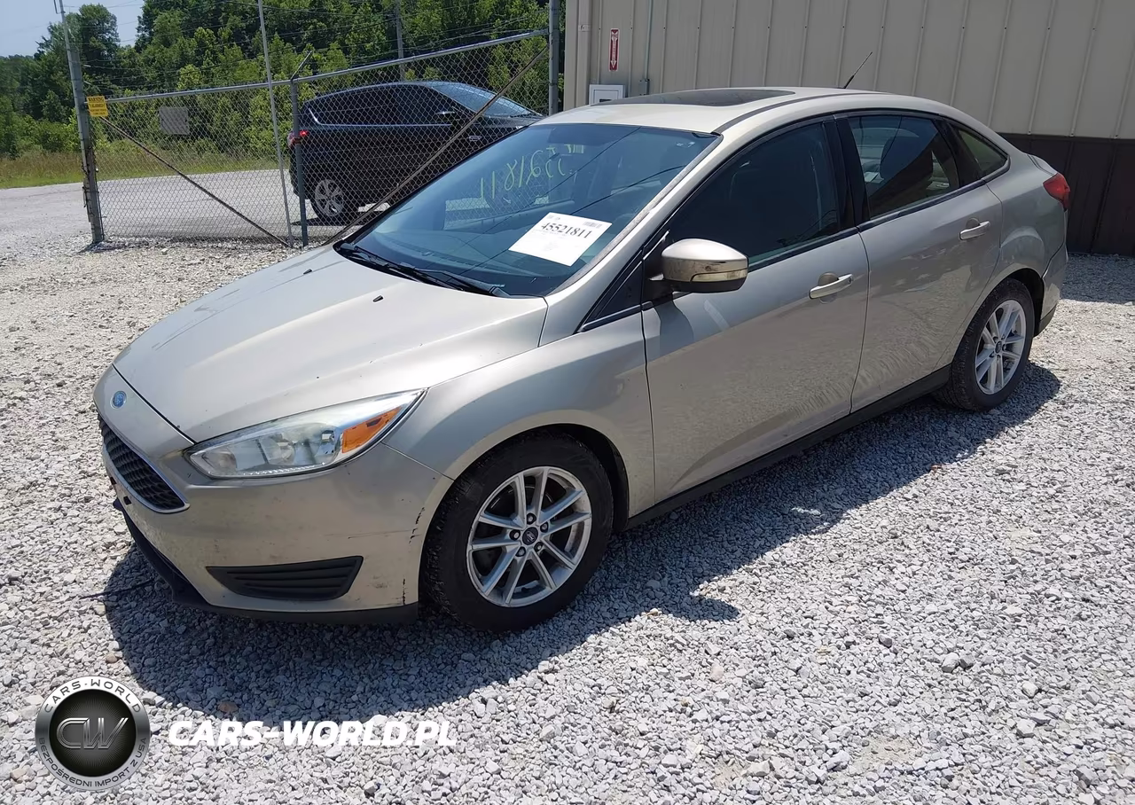 2015 Ford Focus Se VIN:1FADP3F22FL307772 - 2