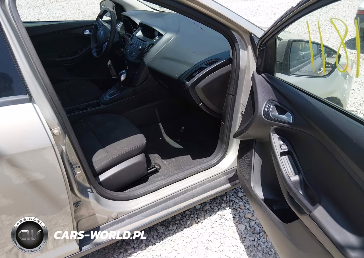 2015 Ford Focus Se VIN:1FADP3F22FL307772 - 5