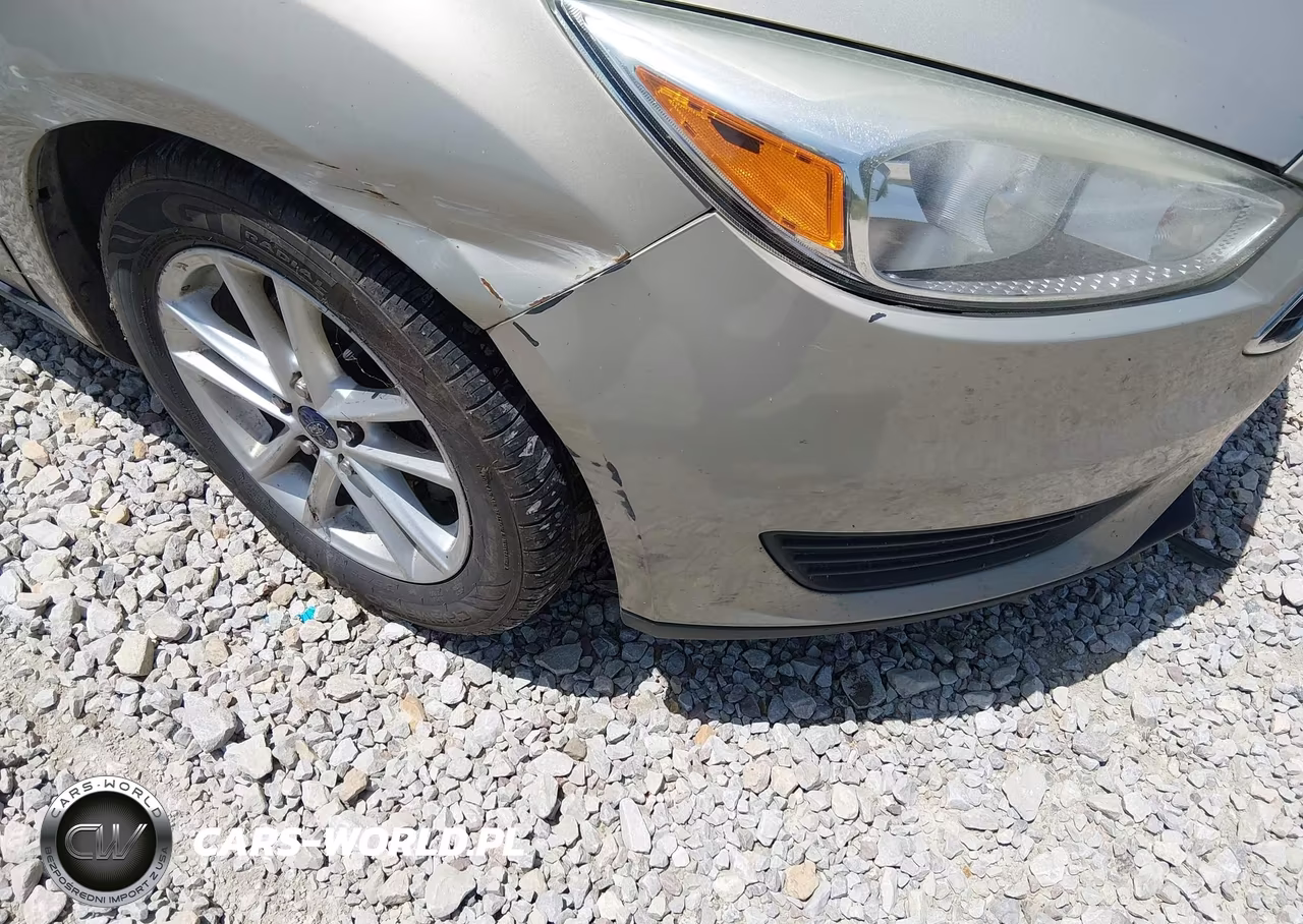2015 Ford Focus Se VIN:1FADP3F22FL307772 - 6