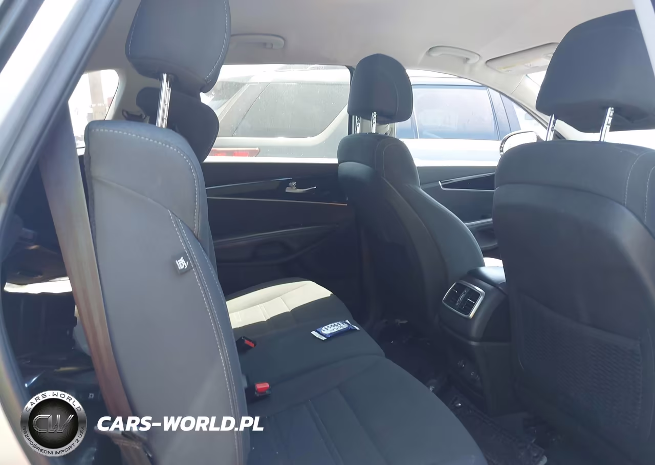 2017 Kia Sorento 2.4L Lx VIN:5XYPG4A34HG310961 - 8