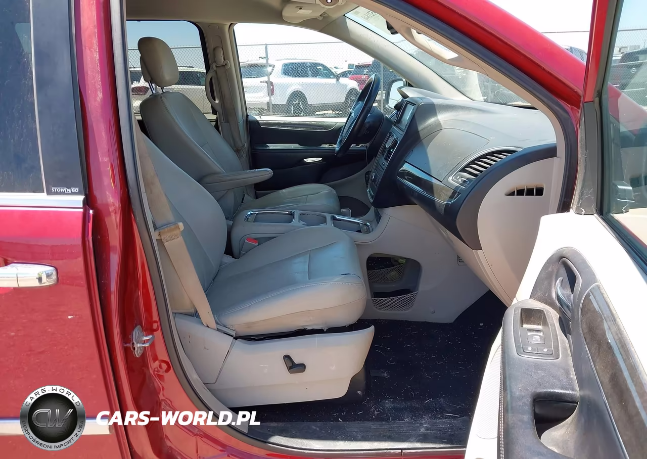 2012 Chrysler Town & Country Touring-L VIN:2C4RC1CG2CR273626 - 5