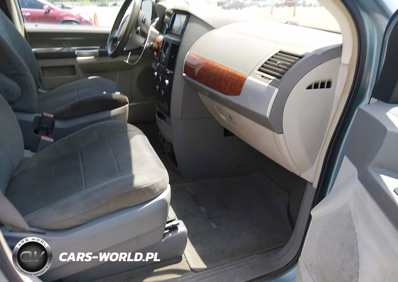 2008 Chrysler Town & Country Touring VIN:2A8HR54P38R754002 - 5