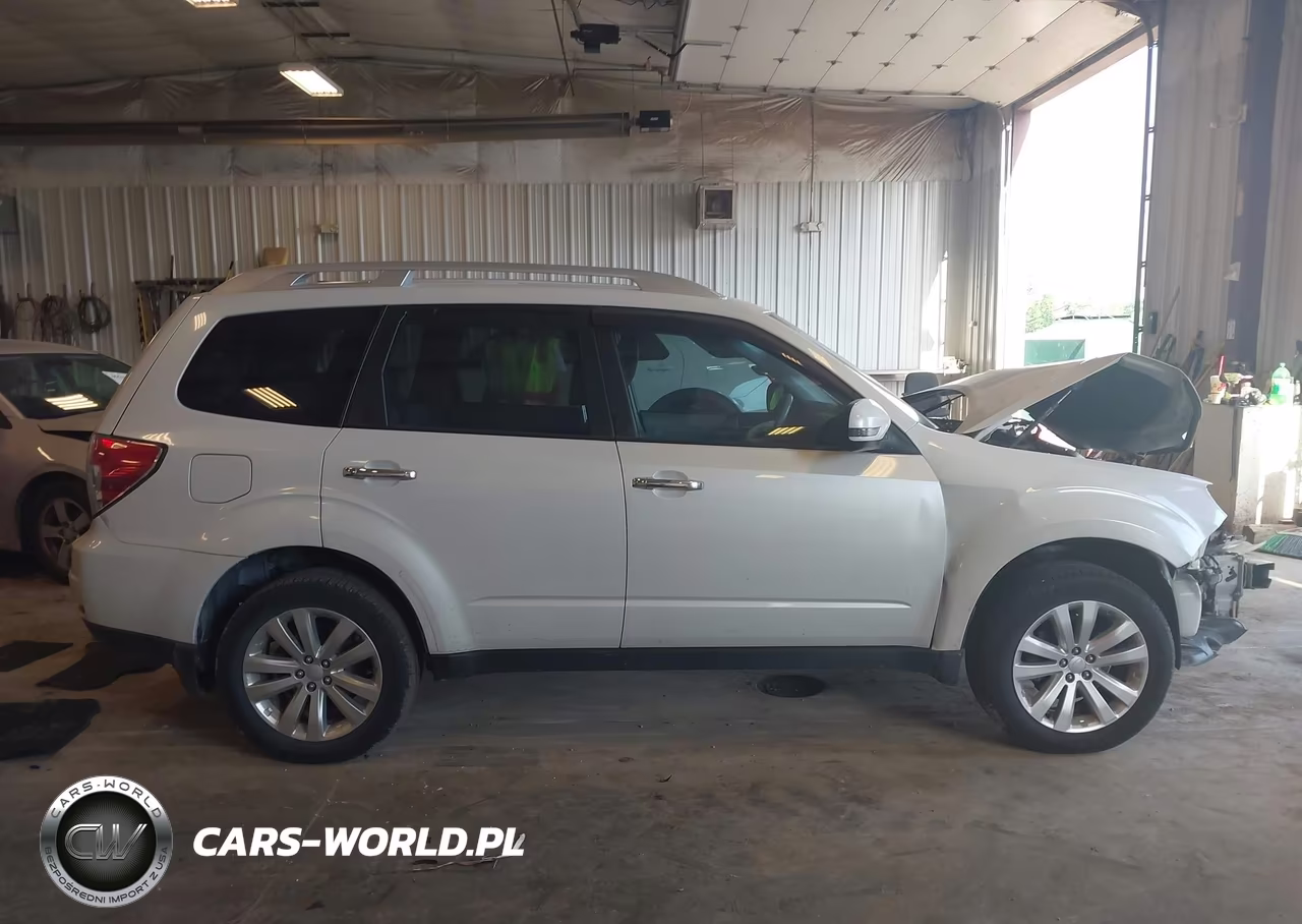 2012 Subaru Forester 2.5X Touring VIN:JF2SHAGC3CH443533 - 13
