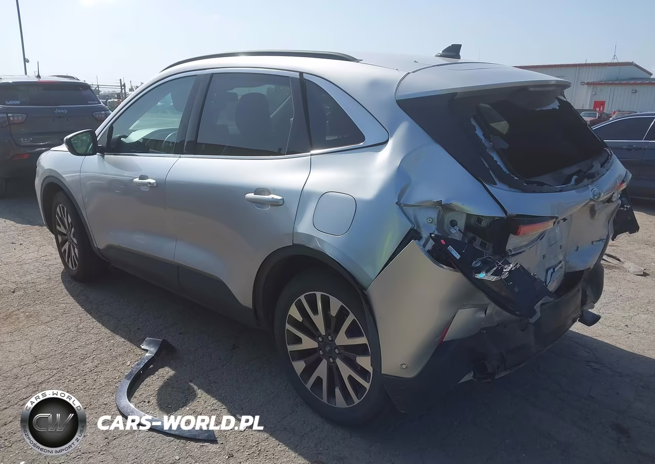 2020 Ford Escape Titanium VIN:1FMCU9J9XLUA15505 - 3