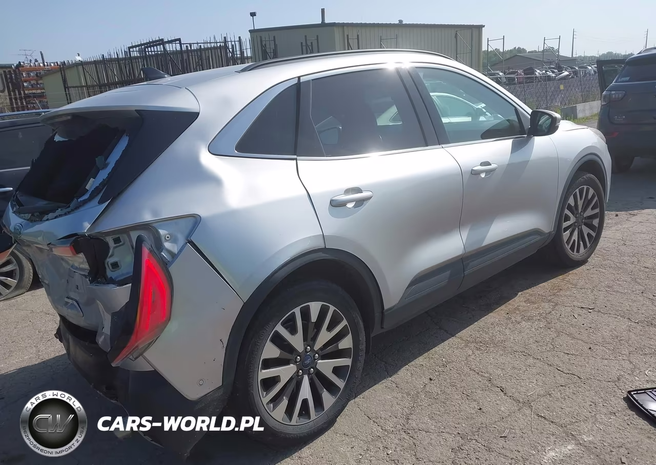 2020 Ford Escape Titanium VIN:1FMCU9J9XLUA15505 - 4