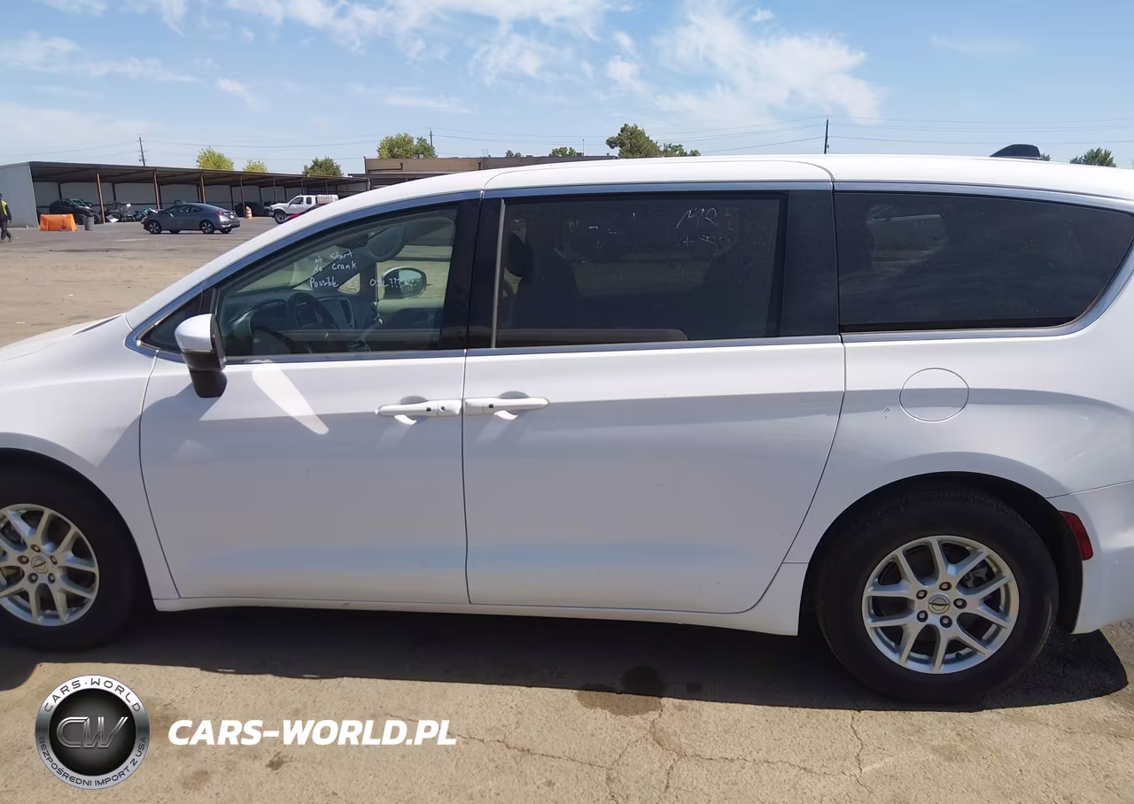 2023 Chrysler Pacifica Touring L VIN:2C4RC1BGXPR571879 - 14