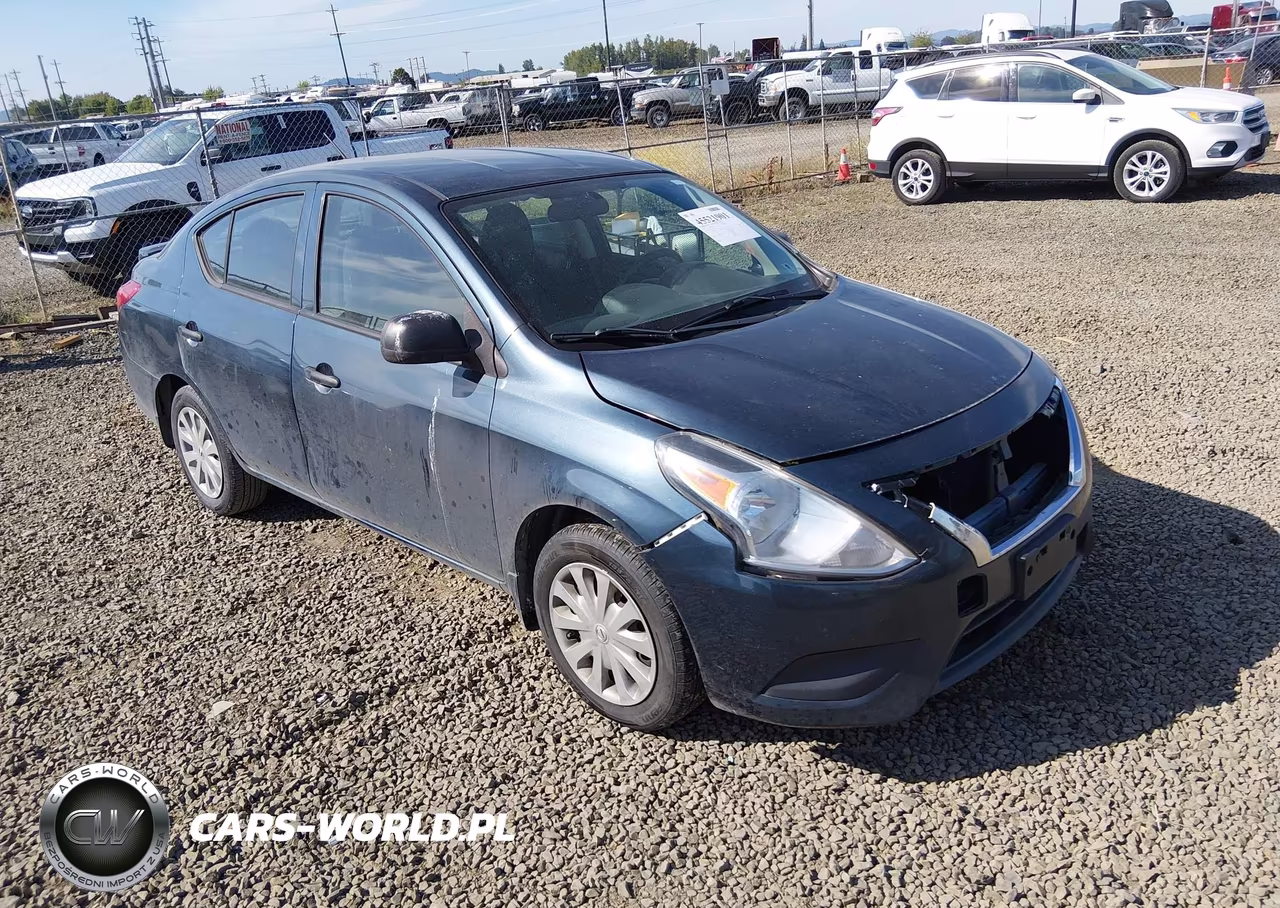 2015 Nissan Versa 1.6 S+ – zdjęcie 1 z 13