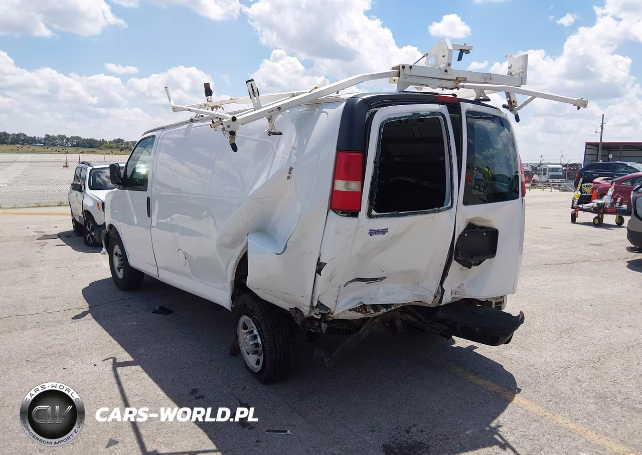 2014 Chevrolet Express 2500 Work Van VIN:1GCWGFBA9E1110710 - 3