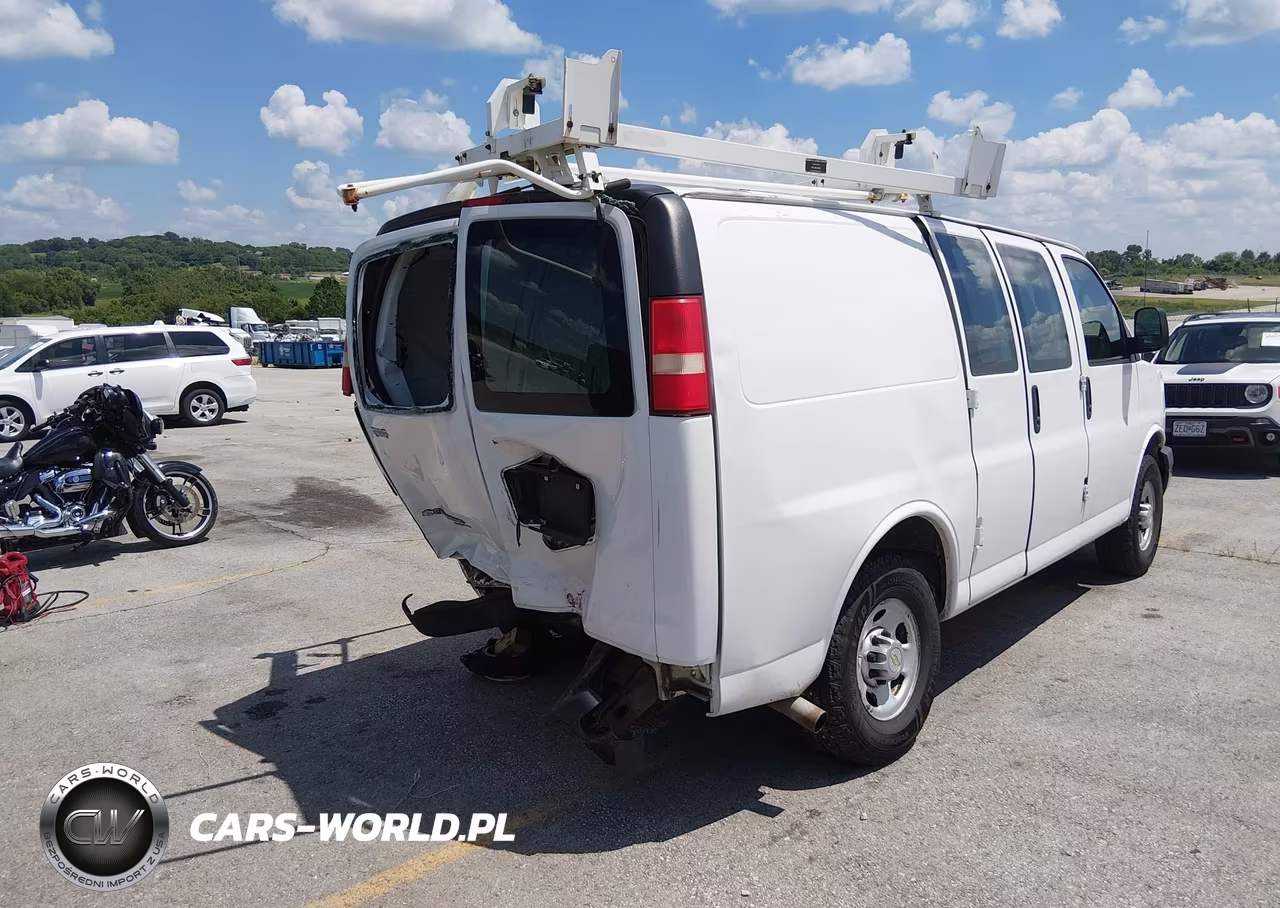 2014 Chevrolet Express 2500 Work Van VIN:1GCWGFBA9E1110710 - 4