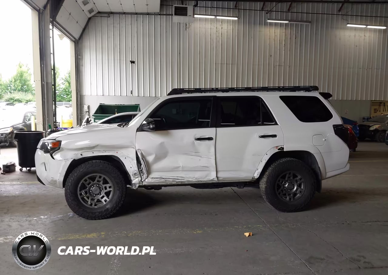 2020 Toyota 4Runner Venture Edition VIN:JTEBU5JR0L5831122 - 14