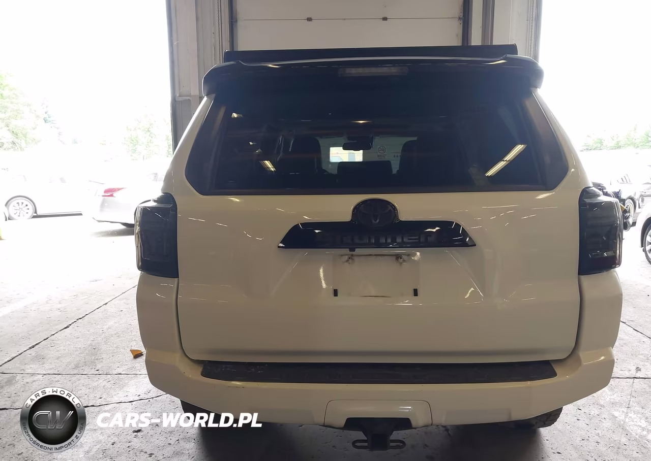 2020 Toyota 4Runner Venture Edition VIN:JTEBU5JR0L5831122 - 16