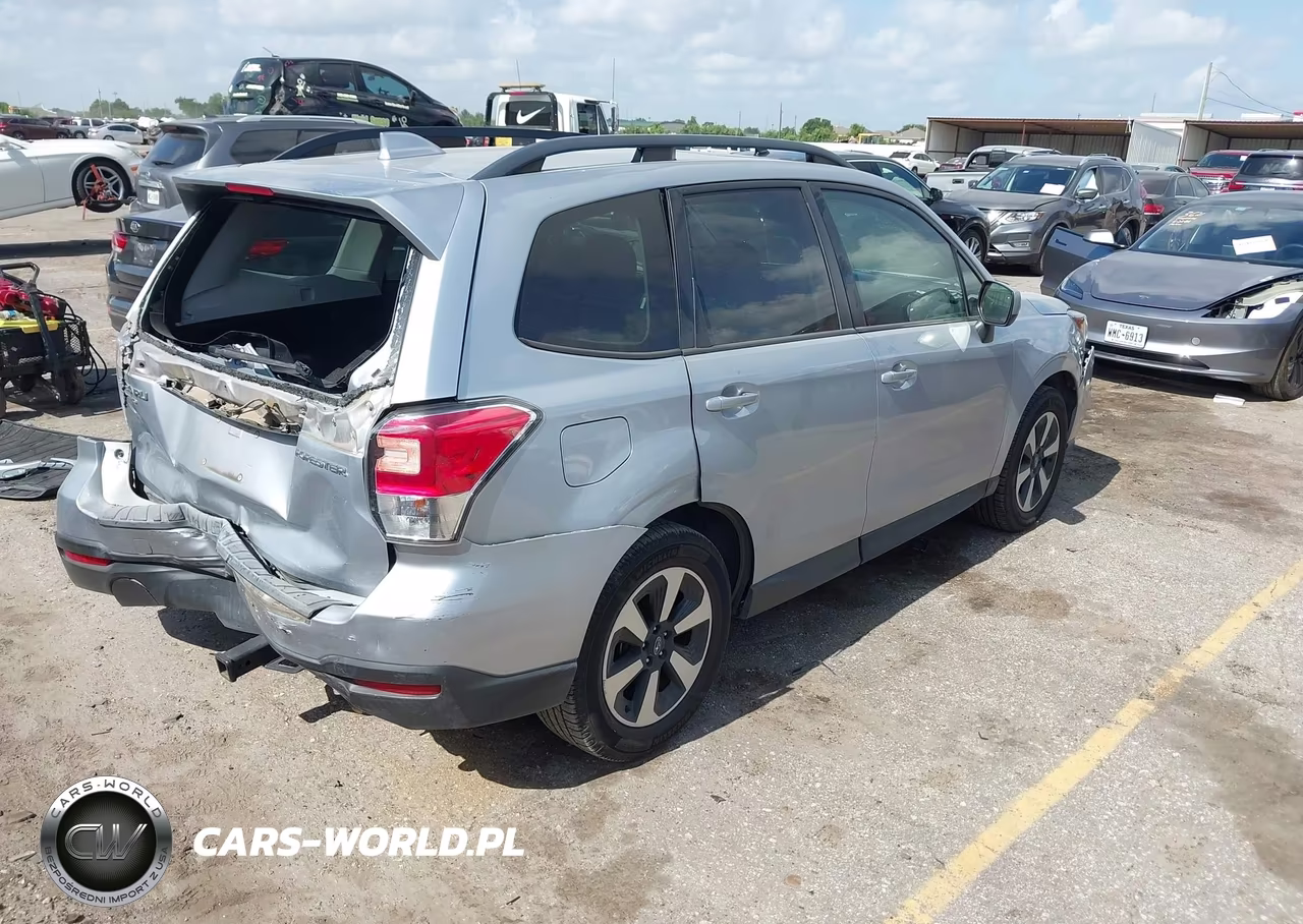 2018 Subaru Forester 2.5I Premium VIN:JF2SJAGC8JH406351 - 4