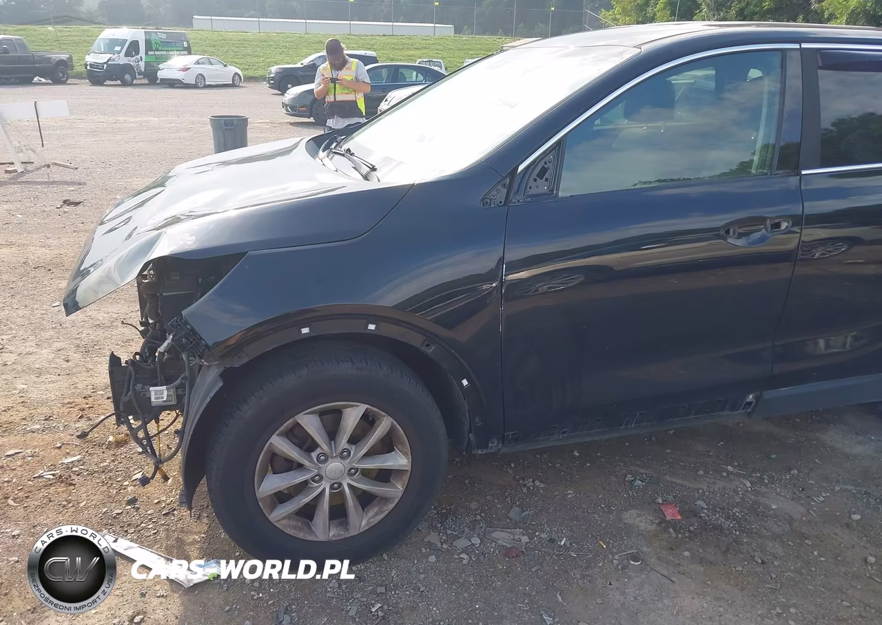 2017 Kia Sorento 2.4L L VIN:5XYPG4A32HG312384 - 17