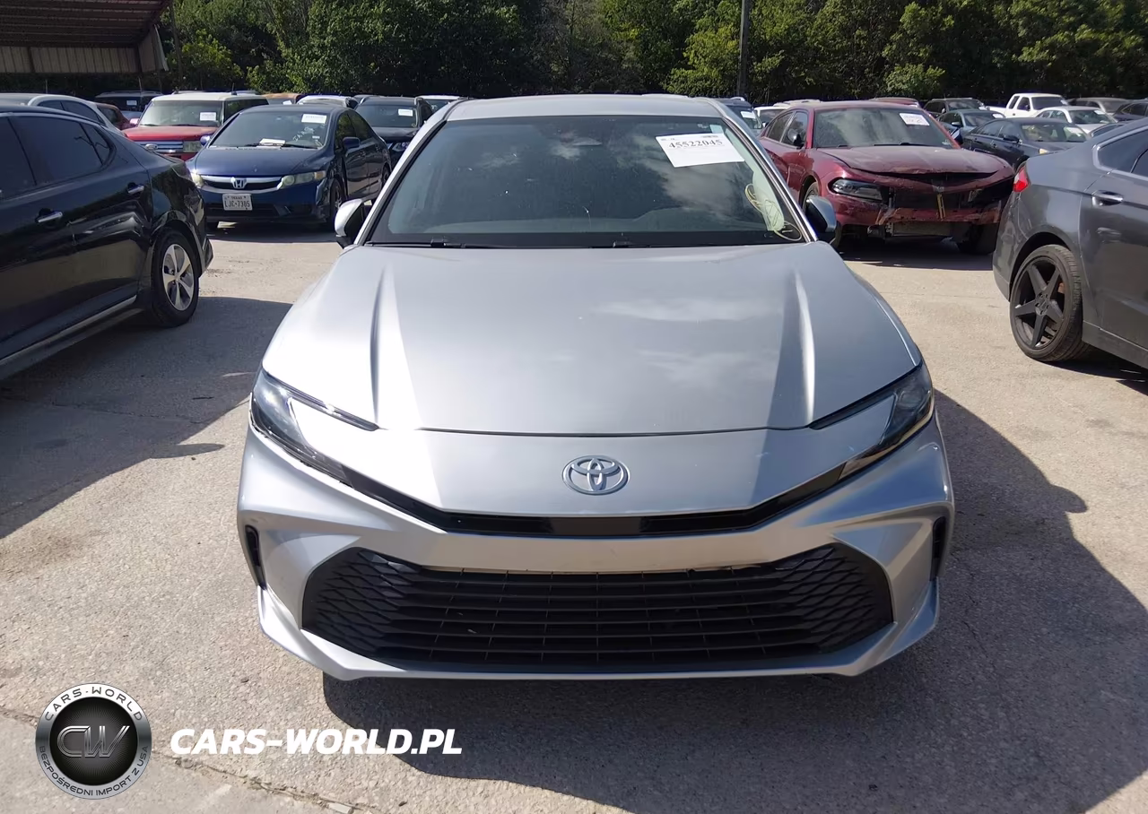 2025 Toyota Camry Le VIN:4T1DAACK9SU165909 - 12