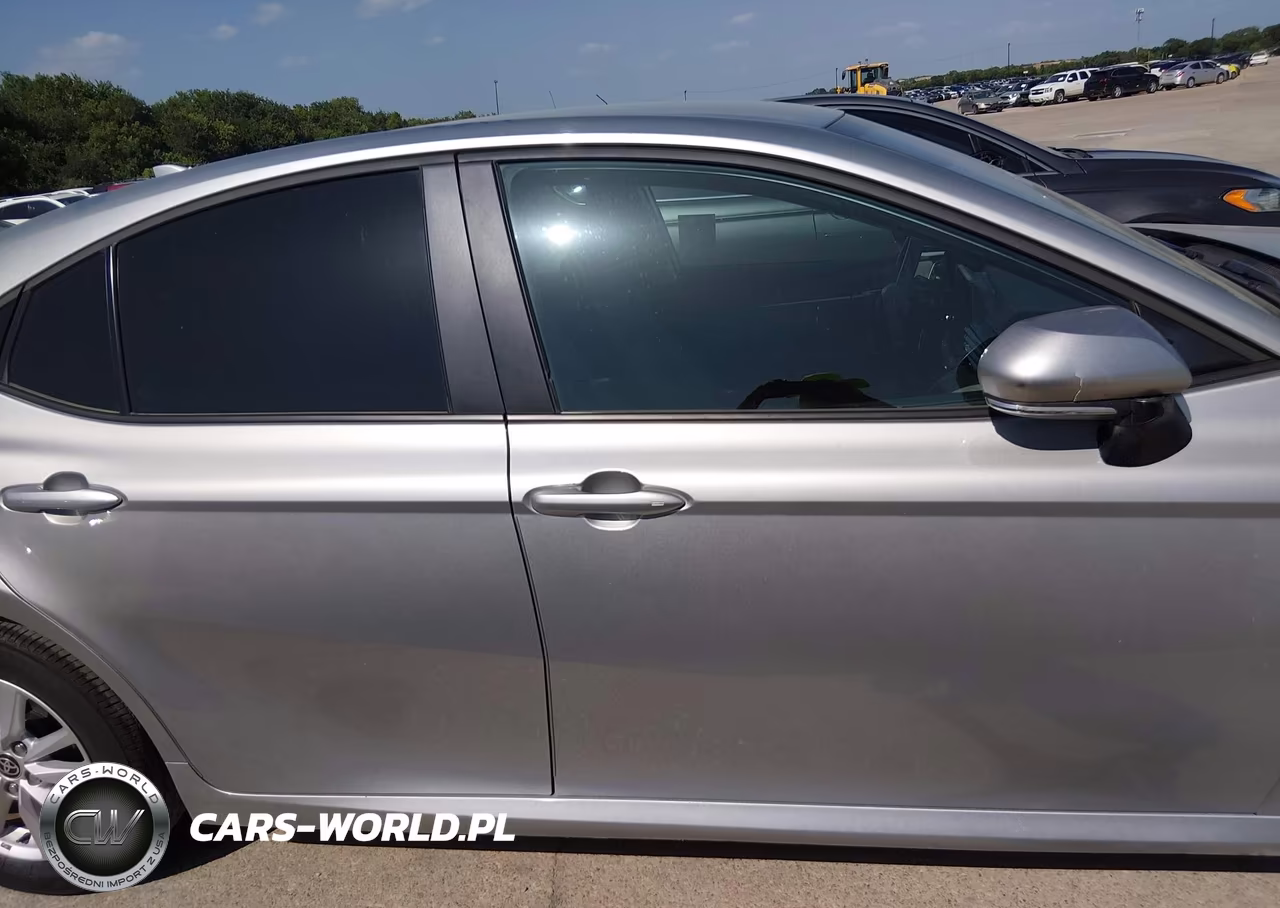 2025 Toyota Camry Le VIN:4T1DAACK9SU165909 - 13